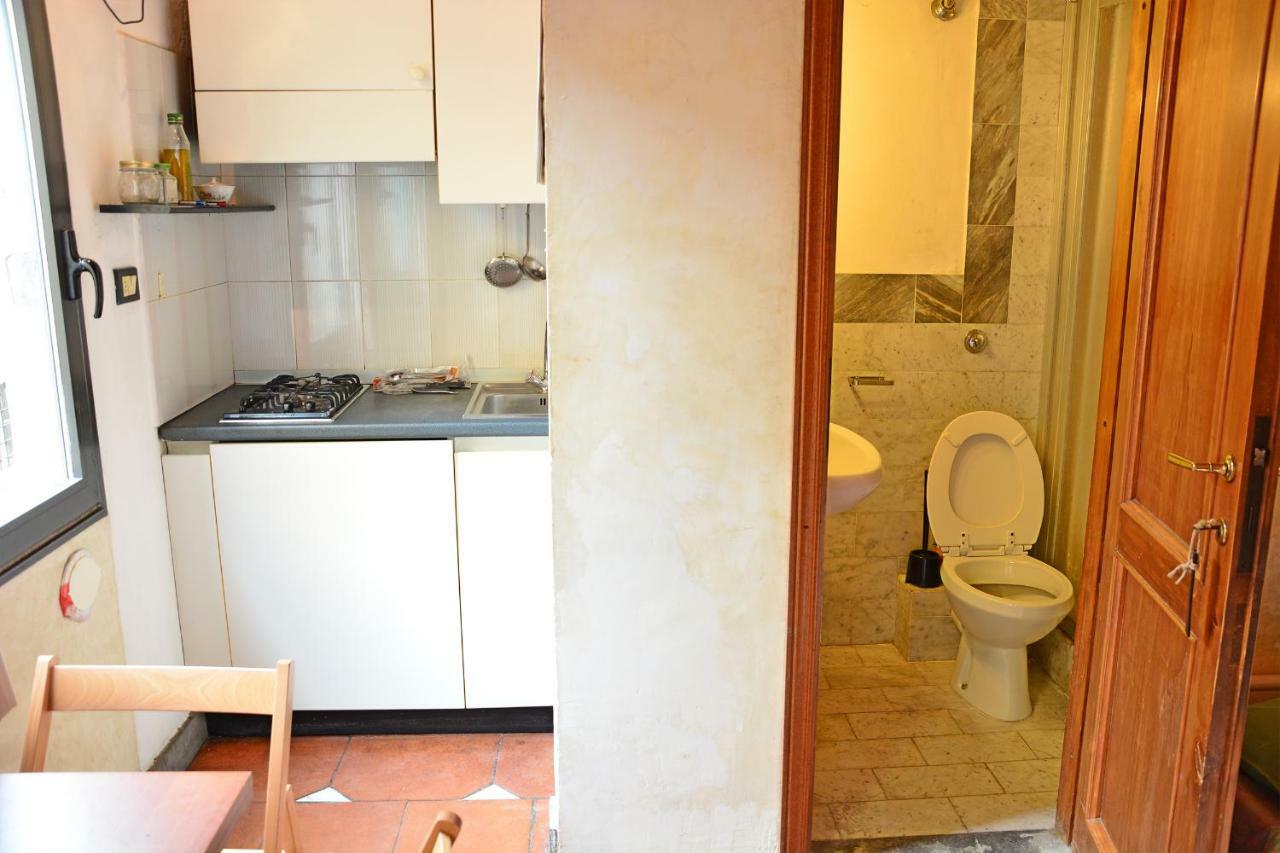 Alessandro'S Small Apartment Firenze Esterno foto